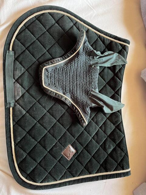 ensemble tapis et bonnet Kentucky vert sapin velvet