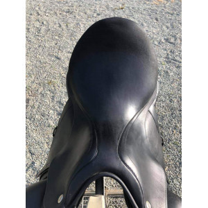 Selle de dressage CWD