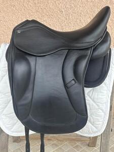 Selle de dressage « Victoria » sellerie baude