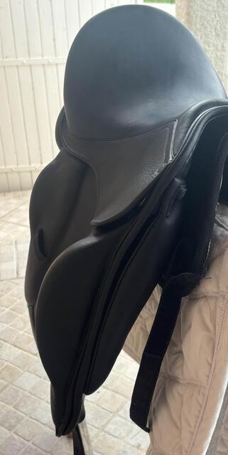 Selle de dressage « Victoria » sellerie baude