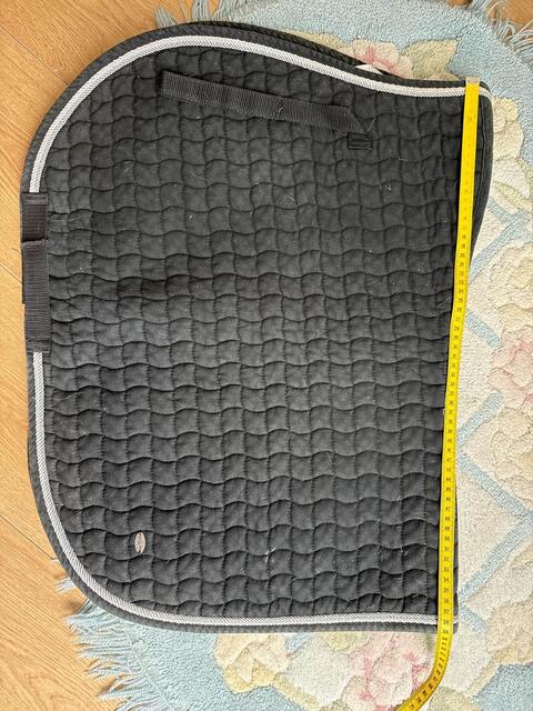 Tapis cob, mixte noir et liseré blanc