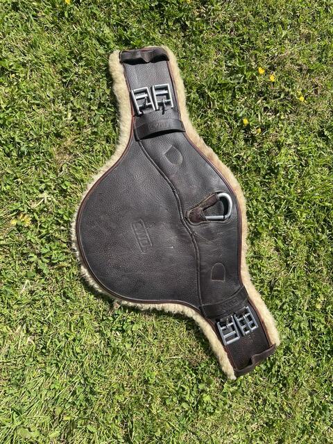 Bavette courte contact mouton CWD 55 cm