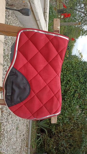 Tapis d'équitation rouge