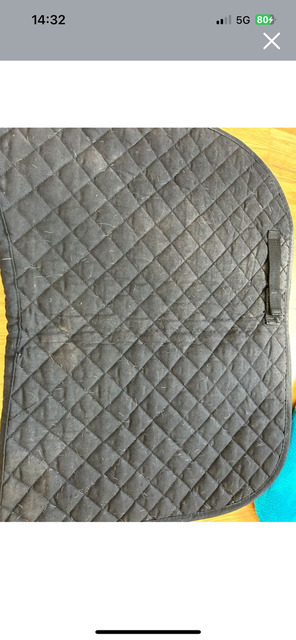 tapis fouganza noir