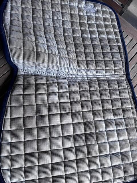 tapis Pénélope bleu marine