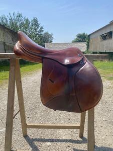 Selle Ikonic