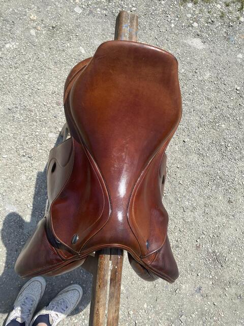 Selle Ikonic