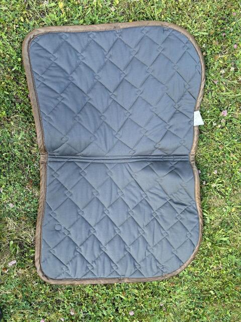 Tapis marron satin