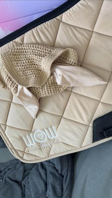Tapis + Bonnet Wow store
