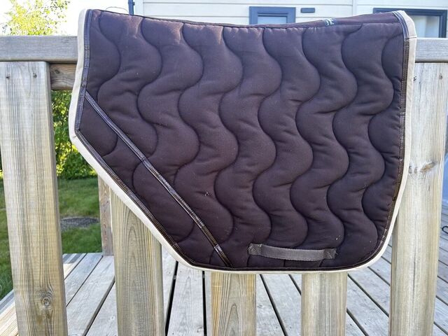 Tapis marron paddock sport