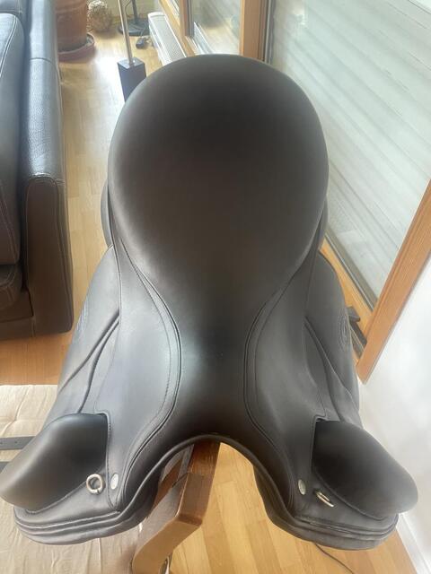 Selle de dressage noire Forestier (Aachen)