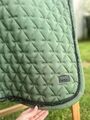 TAPIS HORZE MIXTE VERT LISERÉ NOIR AVEC PERLES