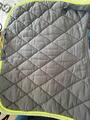 tapis equitheme gris et jaune fluo