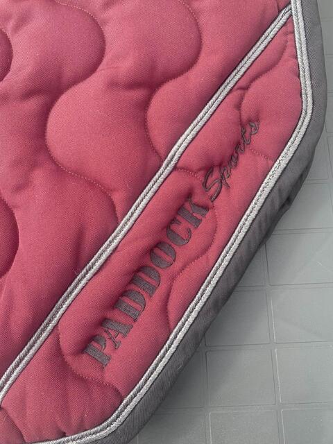Tapis Paddock Sport prune