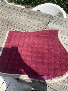 Tapis bordeaux