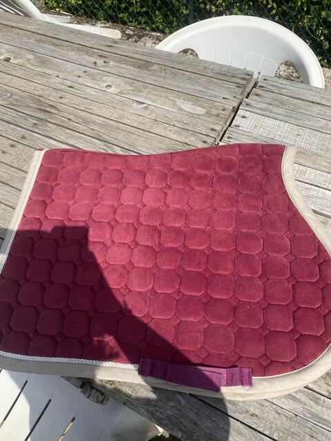 Tapis bordeaux