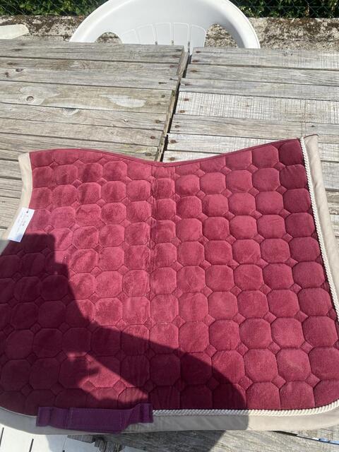 Tapis bordeaux