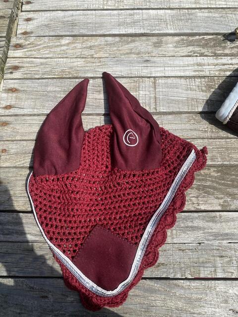 Bonnet bordeaux