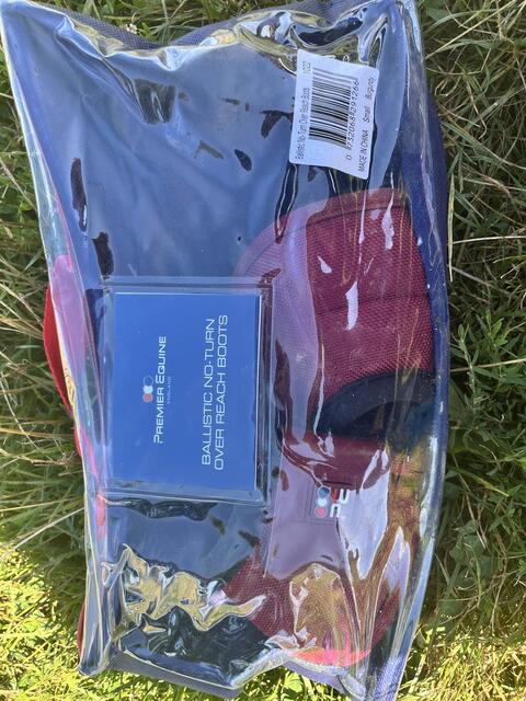 CLOCHES POUR CHEVAL ANTI RETOURNEMENT PREMIER EQUINE BALLISTIC