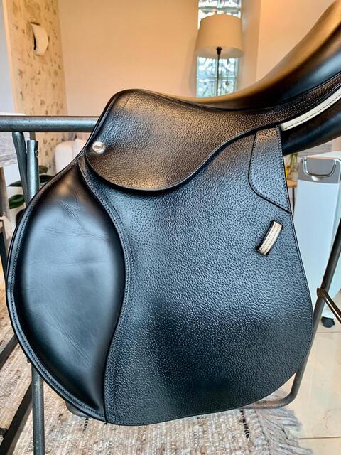 Selle CWD noire