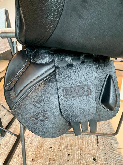 Selle CWD noire