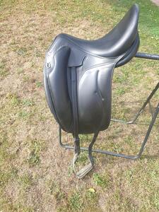 Selle de dressage