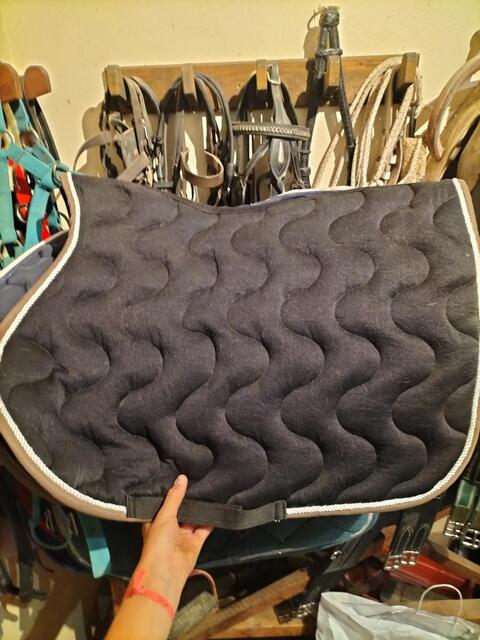 Tapis noir equitheme