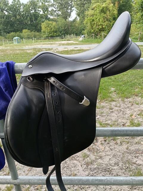 Selle Bates cuir mixte 17,5