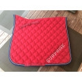 Tapis rouge dressage