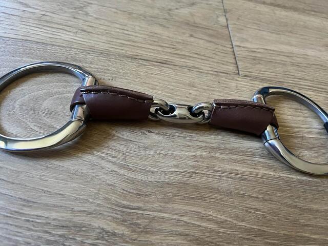 Mors en cuir