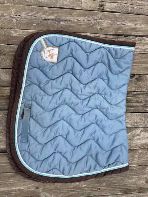 tapis bleu lagon