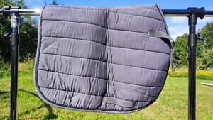 Tapis gris poney Nicolas Touzaint