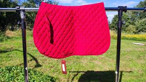 Tapis rouge taille poney Geologic