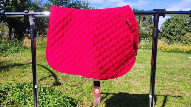 Tapis rouge taille poney Geologic