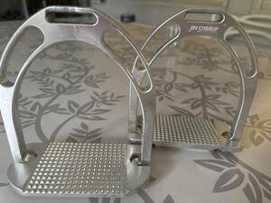 étriers alu Jin Stirrup