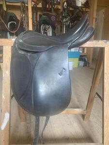 selle dressage enfants