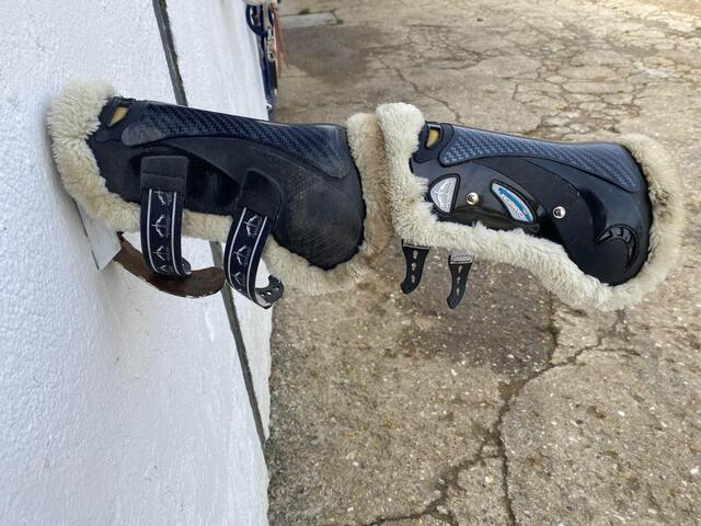 protection avant veredus mouton noir taille L