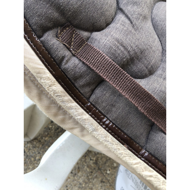 Tapis marron chiné + paillettes