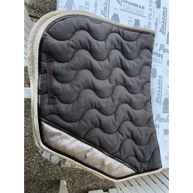 Tapis marron chiné + paillettes