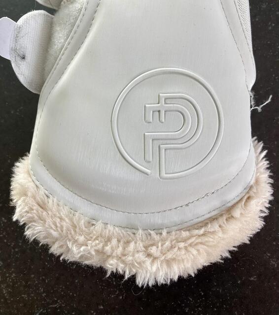 GUETRES MESH FAUXFUR PLATINIUM ESKADRON