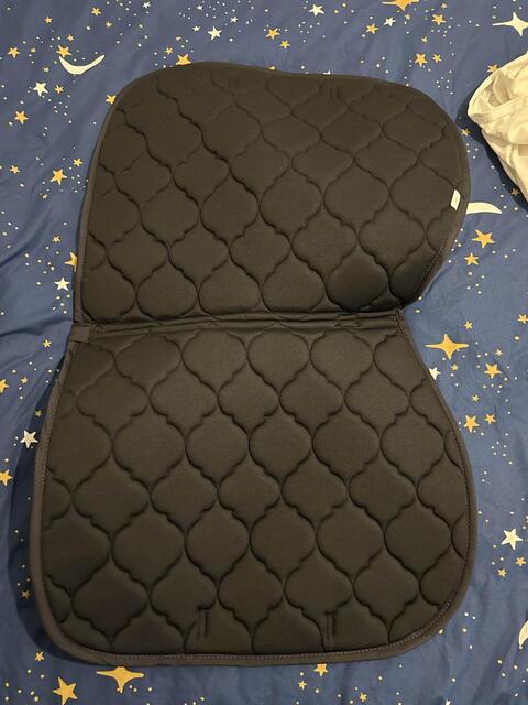 tapis bleu marine neuf
