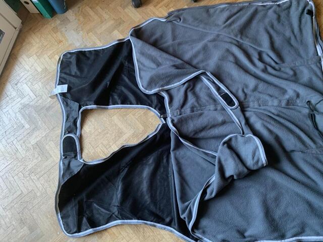 couvre rein en deux parties, polaire et imperméable détachable