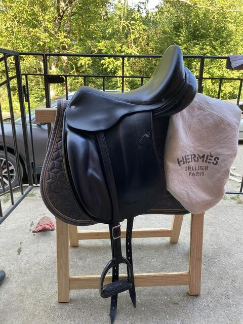 Selle de dressage hermes