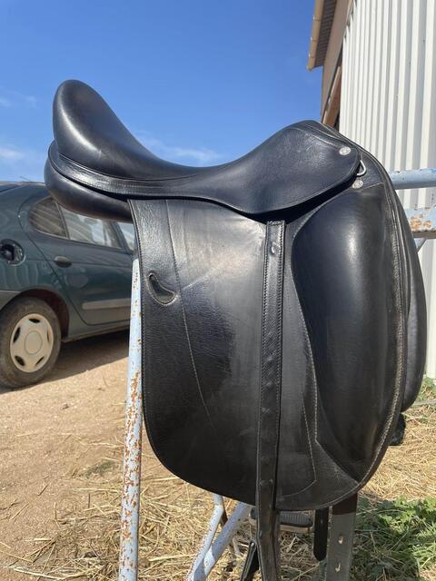 Selle de dressage