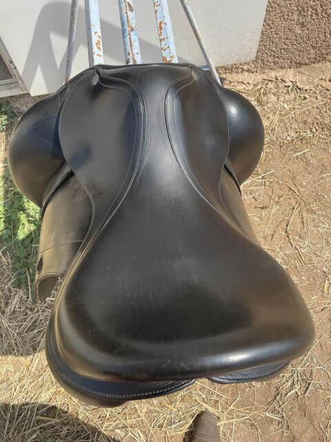 Selle de dressage
