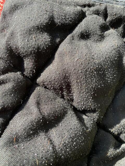 Tapis noire et rouge freejump
