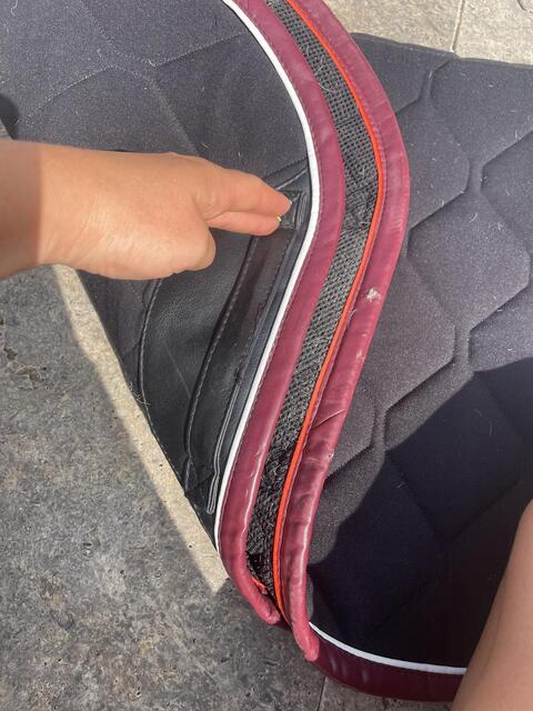 Tapis GEM noir & bordeaux