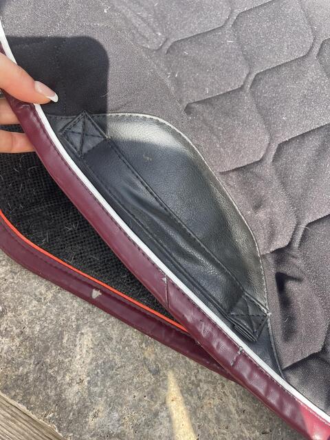 Tapis GEM noir & bordeaux