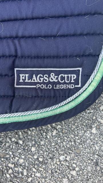 (négociable) Tapis Flags & Cup
