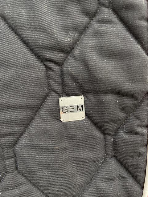 Tapis GEM noir et rouge